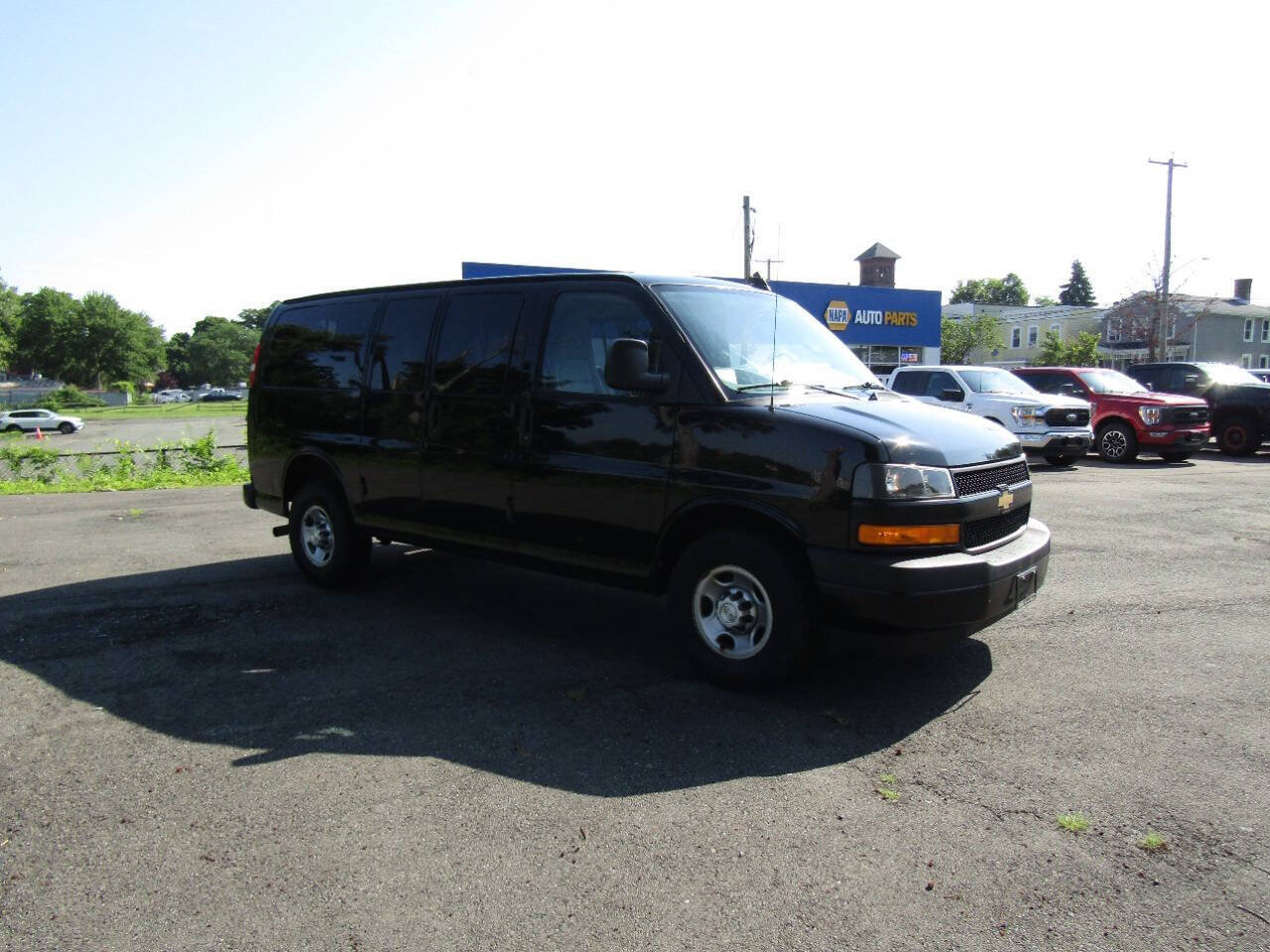 Used 2018 Chevrolet Express 2500 LS RWD image 8