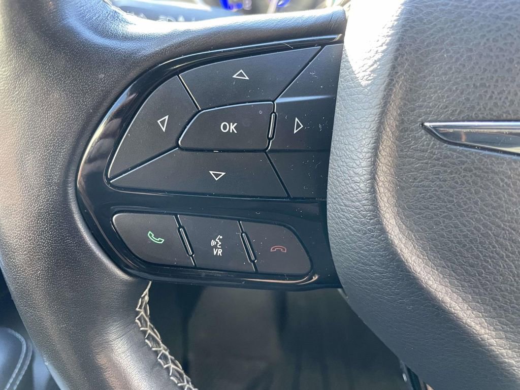 Used 2021 Chrysler Pacifica Touring-L w/ Uconnect Theater Family Group image 34