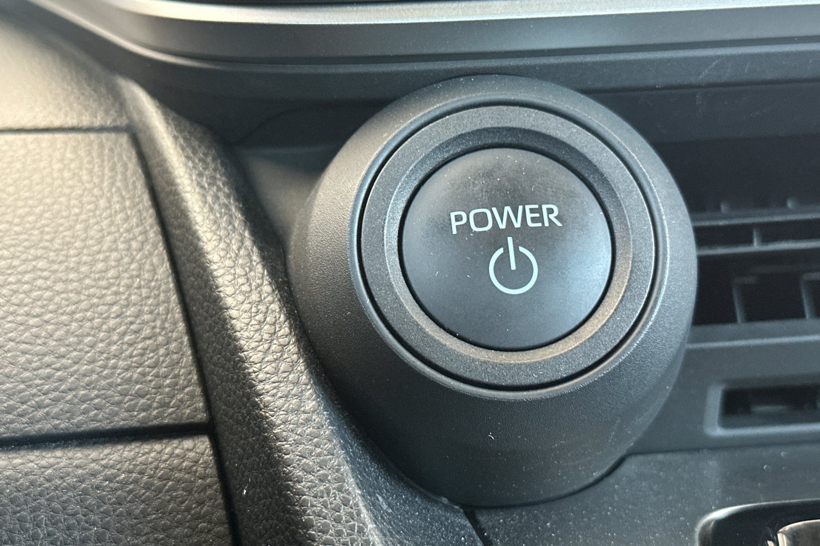 Certified 2023 Toyota Prius LE FWD image 20
