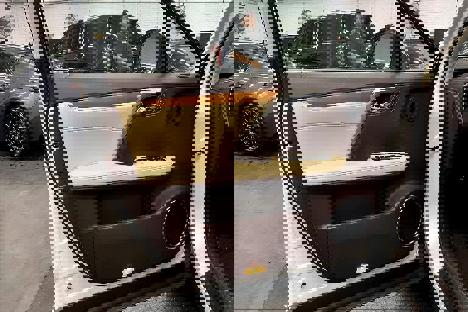 Used 2019 Lexus RX 450h AWD w/ Navigation Package image 21