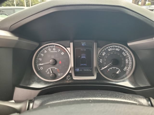 Used 2017 Toyota Tacoma SR5 w/ Tow Package AWD/4WD image 27
