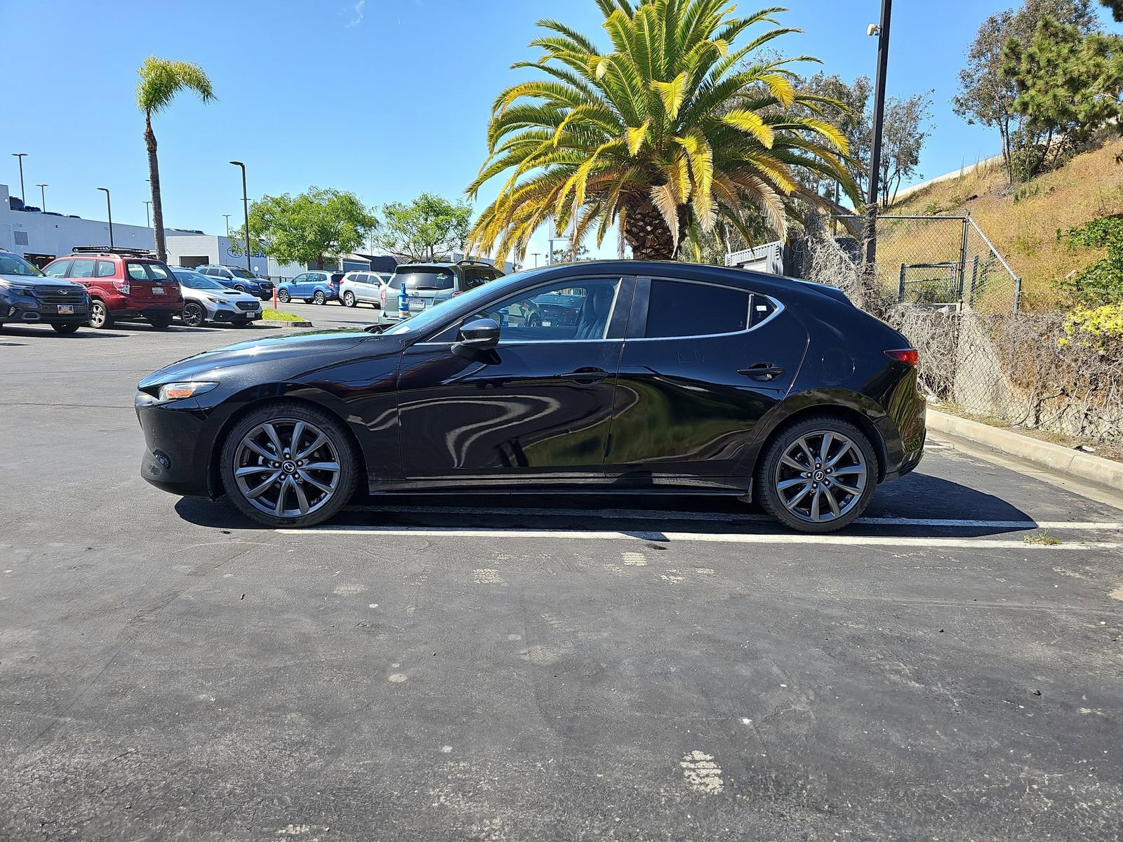 Used 2019 MAZDA MAZDA3 Hatchback w/ Preferred Package FWD image 4