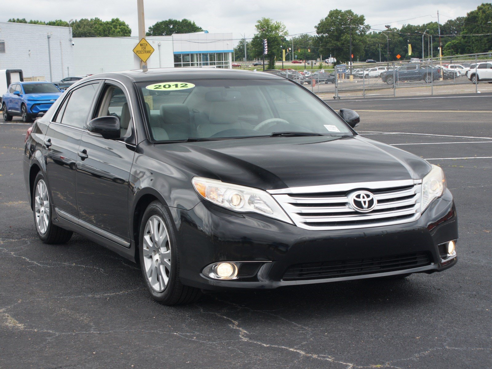 Used 2012 Toyota Avalon FWD image 17