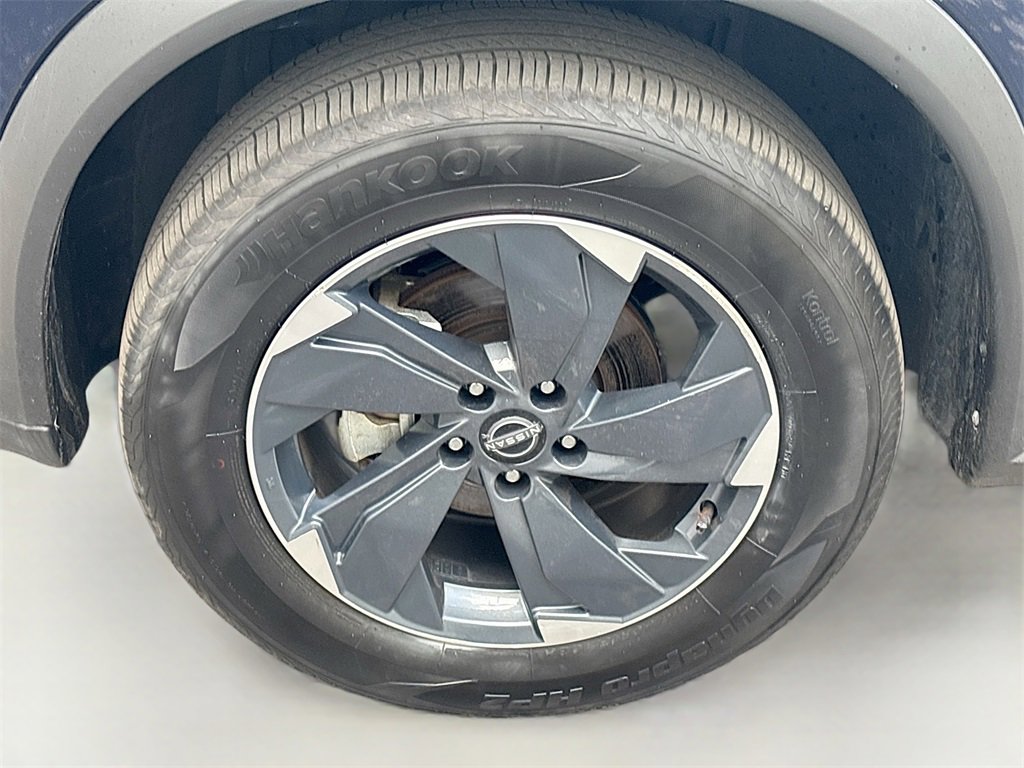 Used 2024 Nissan Rogue SV image 29
