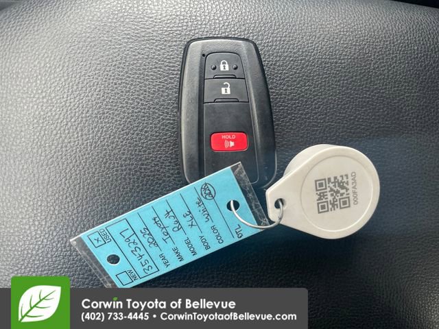 Used 2025 Toyota RAV4 XLE AWD/4WD image 23