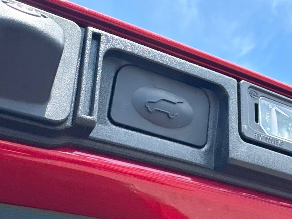New 2025 VinFast VF 8 Eco AWD/4WD image 13