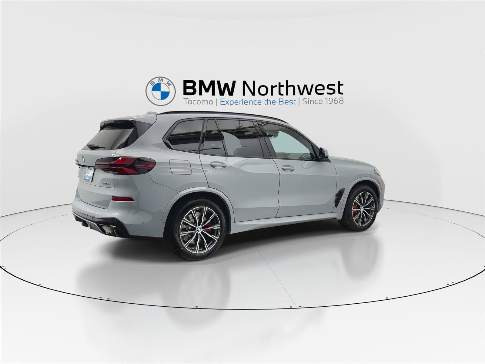 New 2026 BMW X5 xDrive50e w/ Executive Package AWD/4WD image 3
