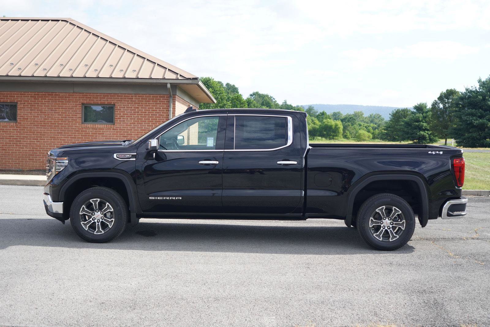 New 2026 GMC Sierra 1500 SLT w/ SLT Convenience Package image 7