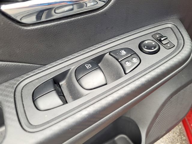 Used 2025 Nissan Versa SV w/ Trunk Package image 30