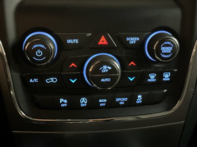 Used 2019 Jeep Grand Cherokee Laredo AWD/4WD image 17