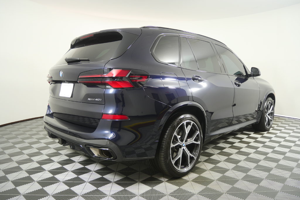 Certified 2025 BMW X5 xDrive40i w/ M Sport Package AWD/4WD image 4