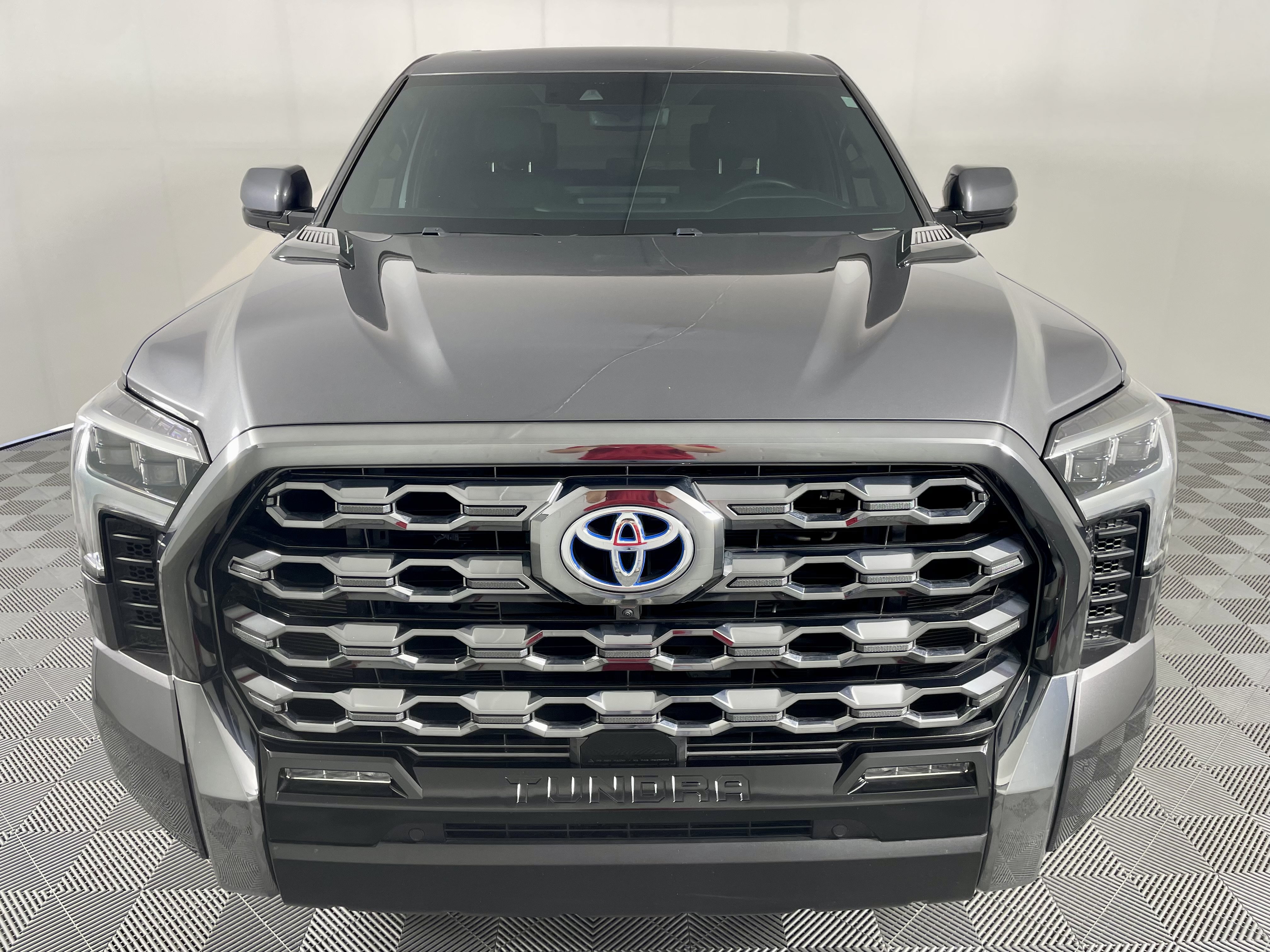 Used 2024 Toyota Tundra Platinum AWD/4WD image 6