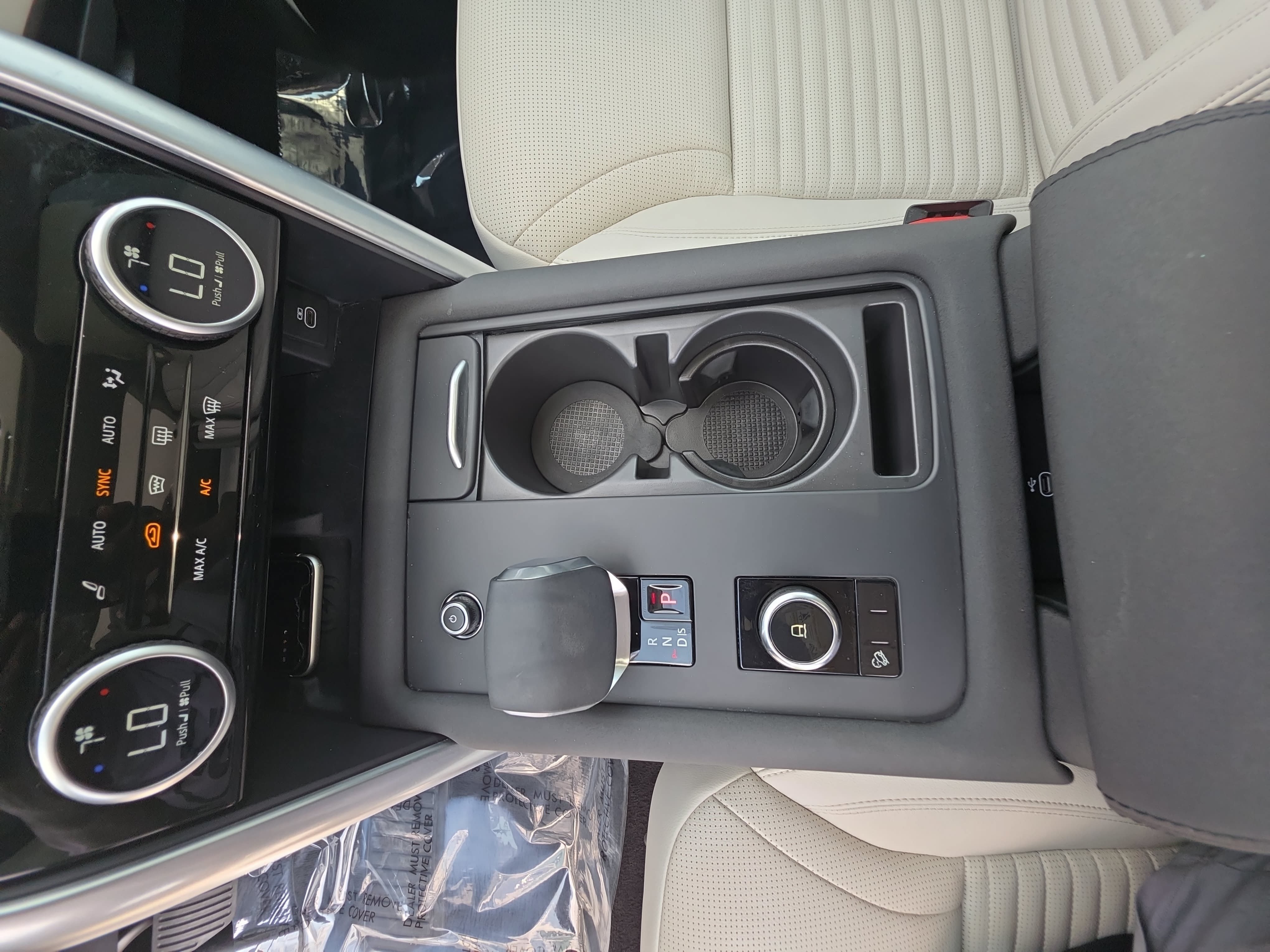 Certified 2025 Land Rover Discovery S AWD/4WD image 27