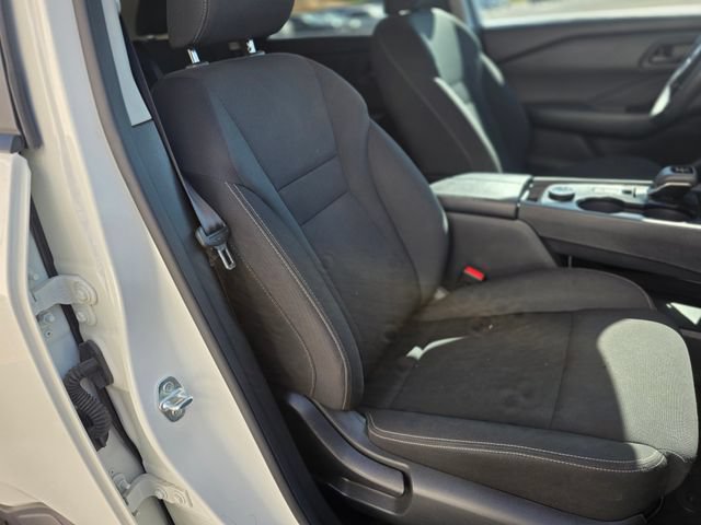 Used 2024 Nissan Rogue S AWD/4WD image 33