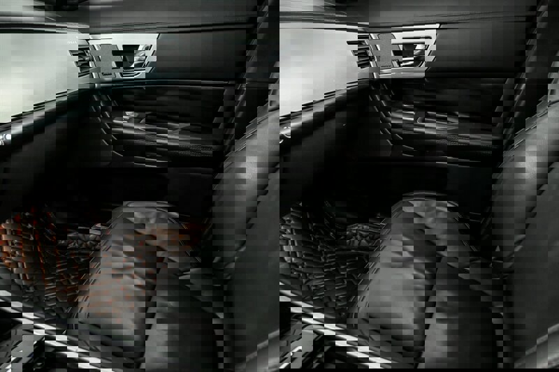 Used 2015 Jaguar XF Portfolio image 34