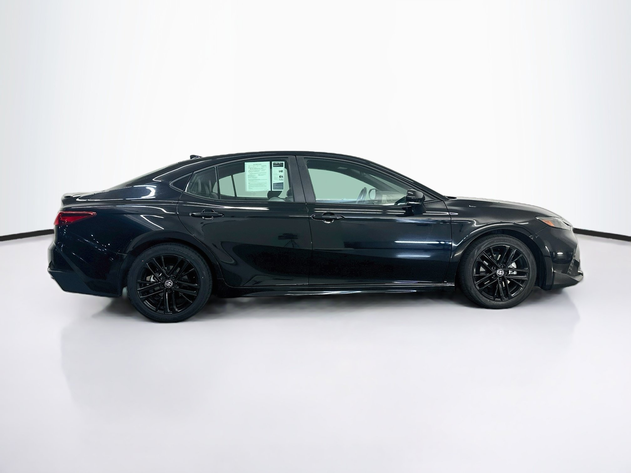 Used 2025 Toyota Camry SE FWD image 10