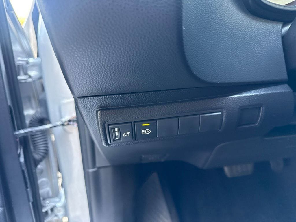 Used 2022 Toyota Corolla LE w/ LE Convenience Package FWD image 14