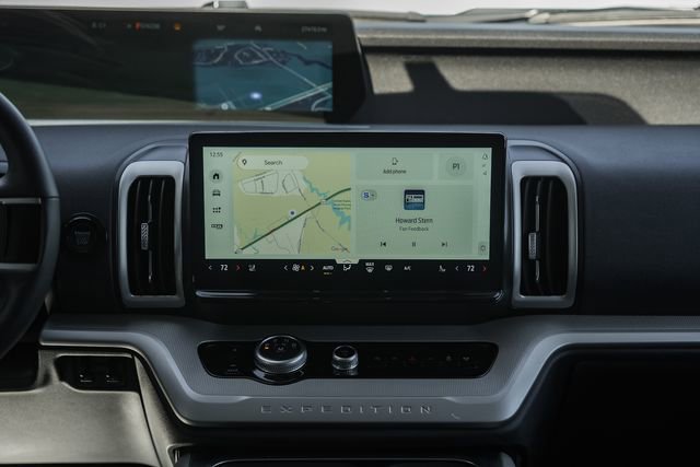 Used 2025 Ford Expedition Active image 31