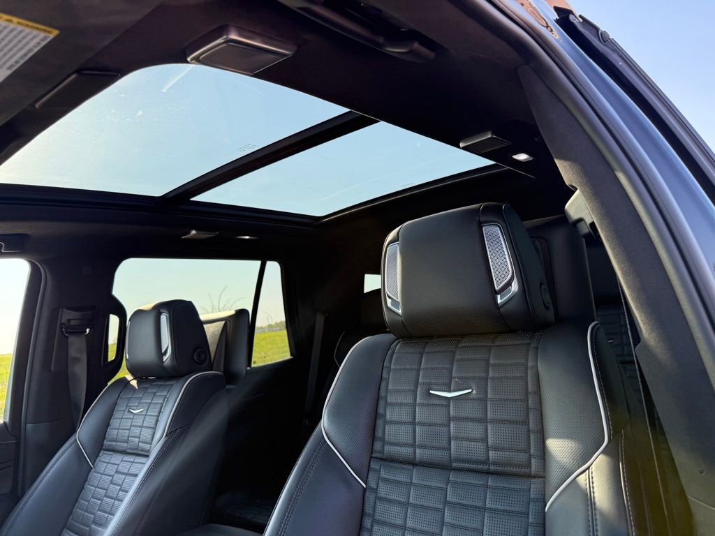 Used 2023 Cadillac Escalade V image 9