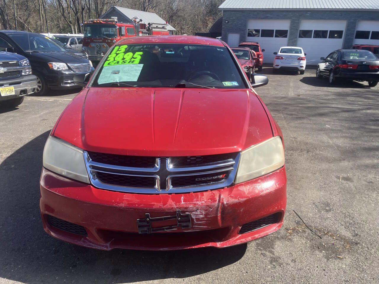 Used 2013 Dodge Avenger SE image 4
