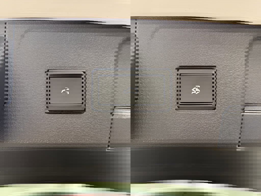 New 2026 Volkswagen Atlas SE image 10