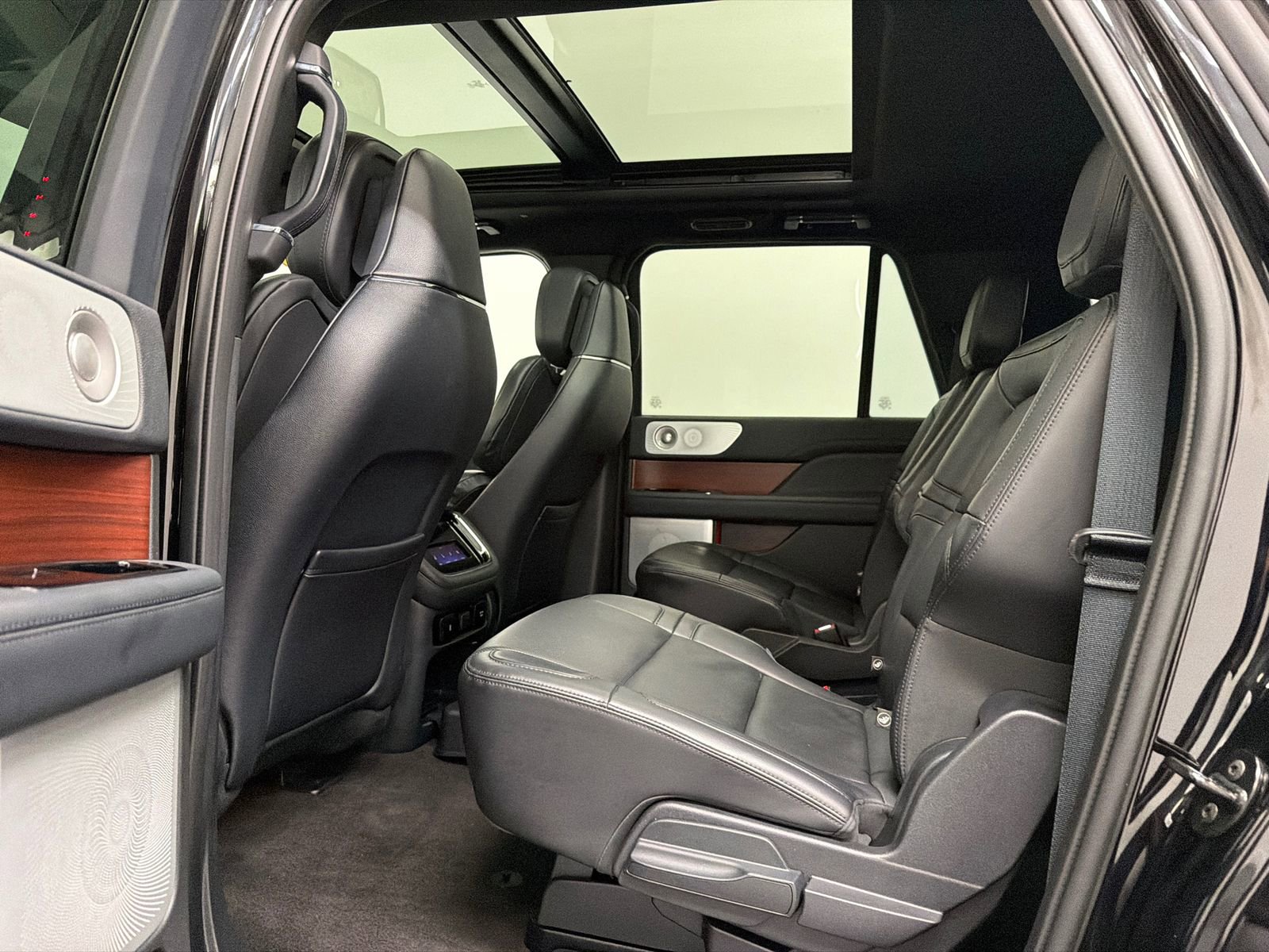 Certified 2022 Lincoln Navigator L Reserve AWD/4WD image 21