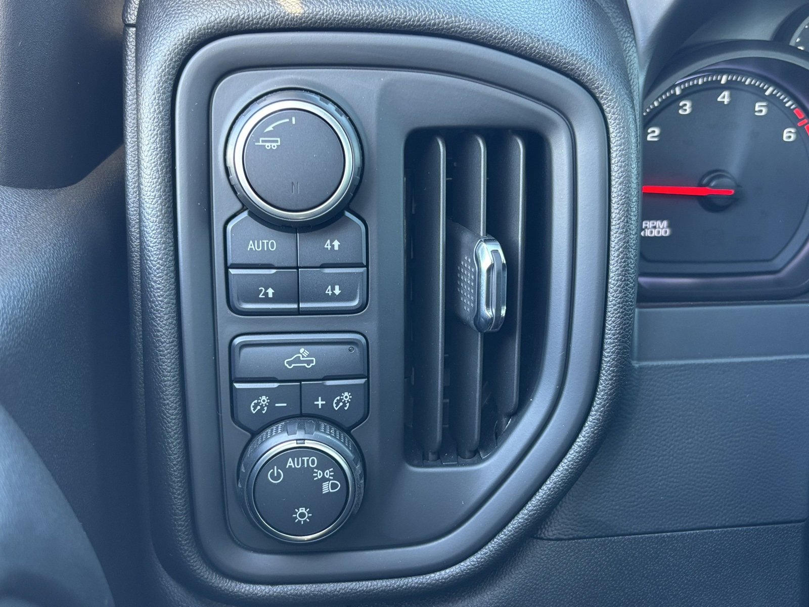 Used 2020 Chevrolet Silverado 1500 Custom Trail Boss w/ Custom Convenience Package image 4