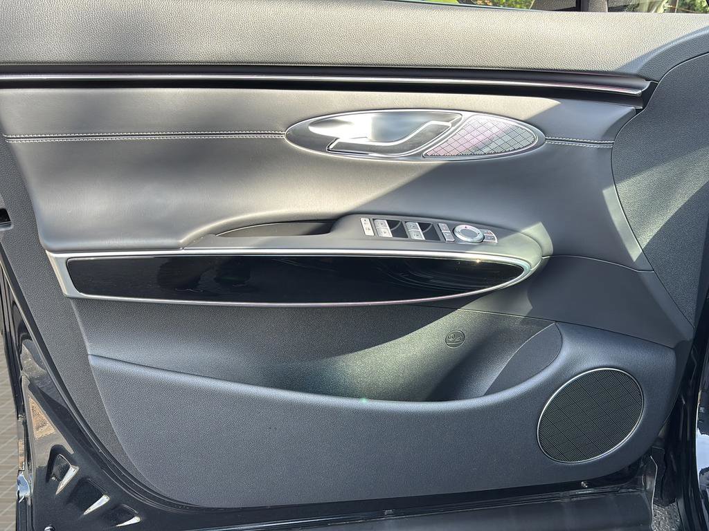 Certified 2026 Genesis GV70 2.5T image 11