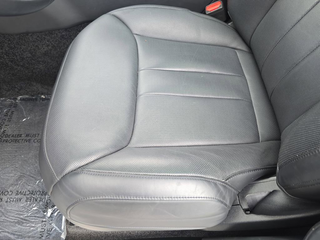 Certified 2023 Land Rover Range Rover SE image 30