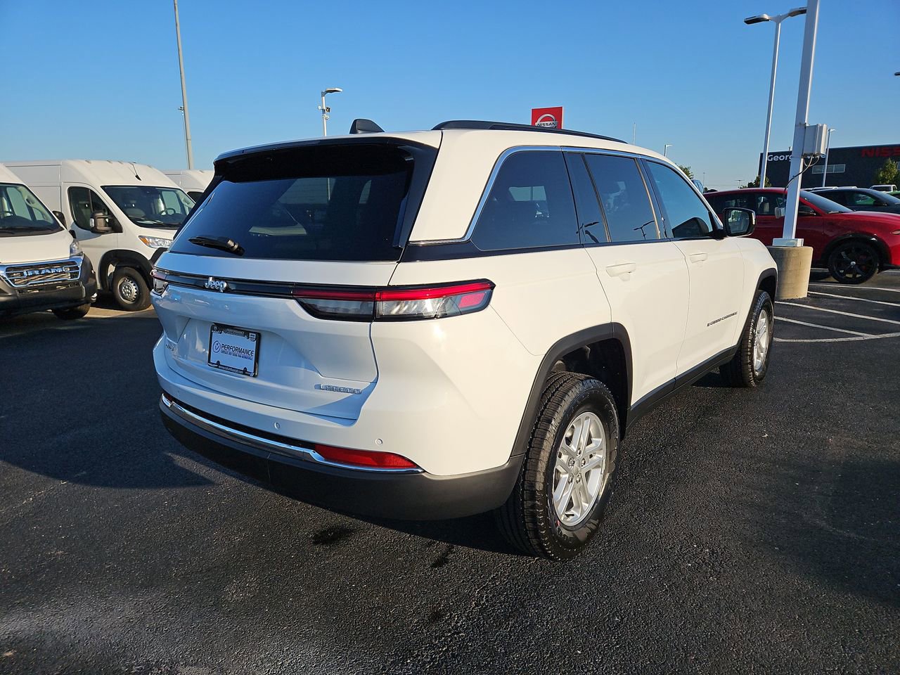 New 2025 Jeep Grand Cherokee Laredo w/ Luxury Tech Group I image 7