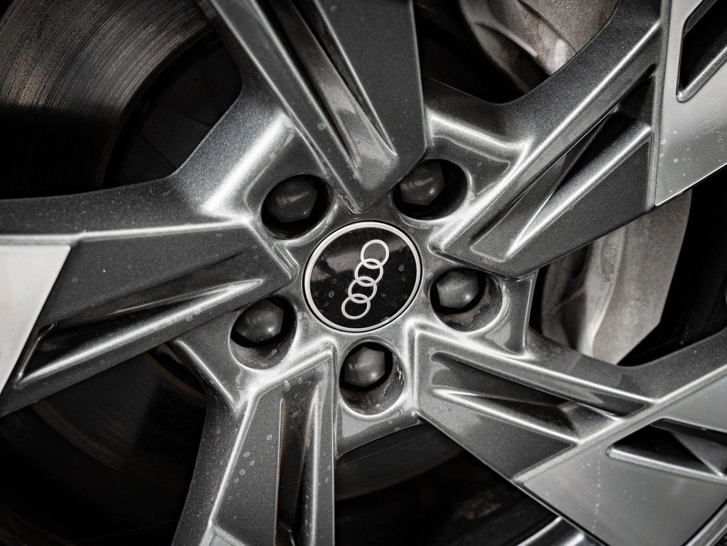 Used 2022 Audi e-tron Premium w/ Convenience Plus Package image 8