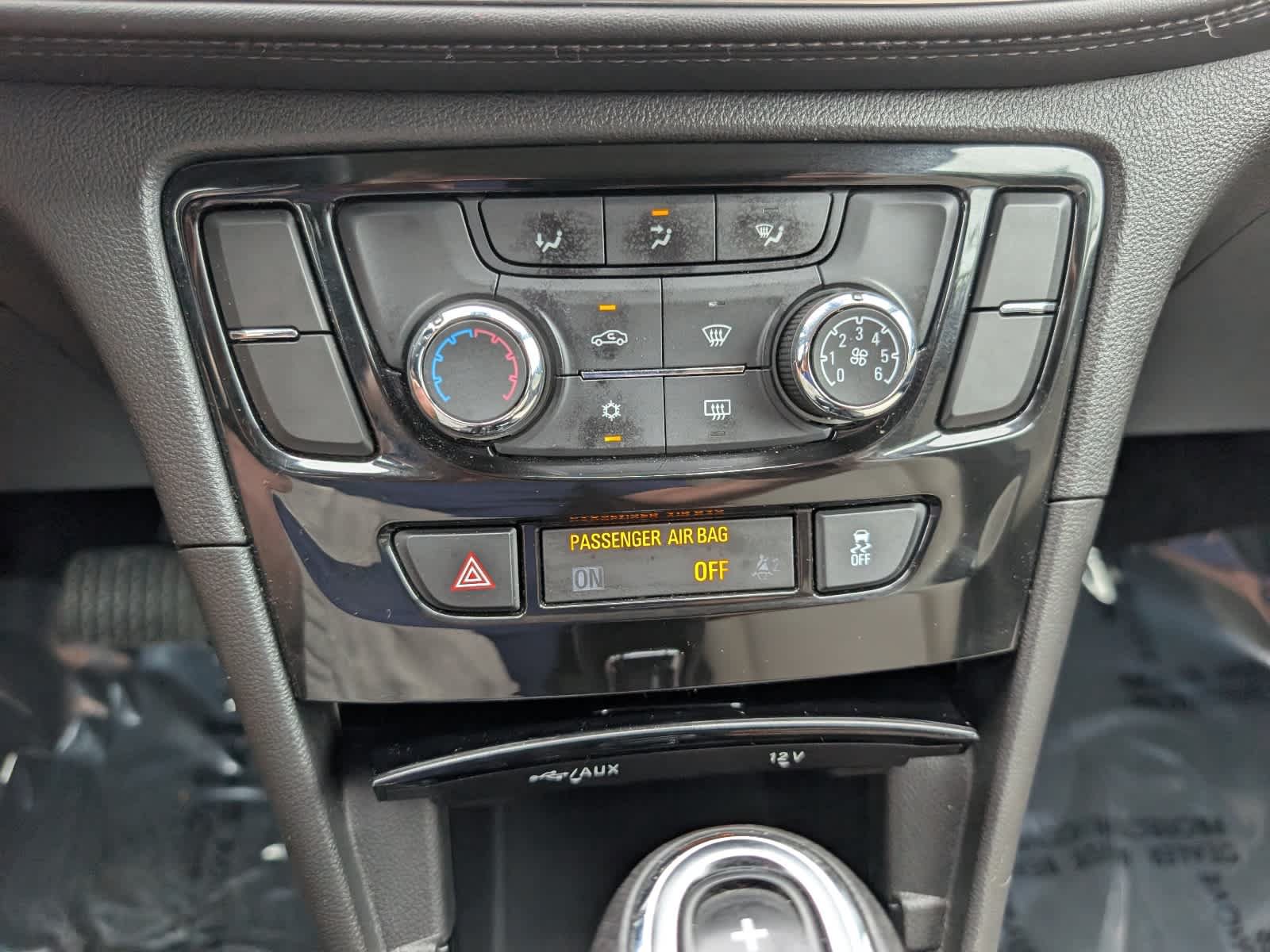 Used 2020 Buick Encore Preferred AWD/4WD image 24