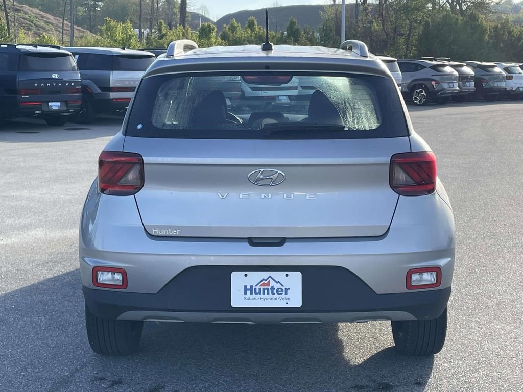 Certified 2024 Hyundai Venue SEL image 27
