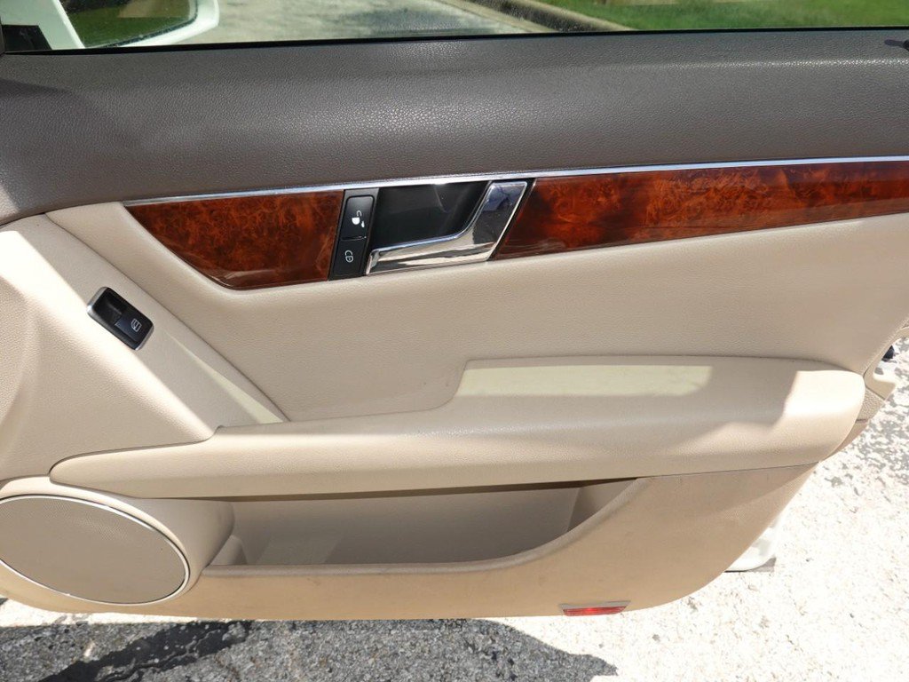 Used 2011 Mercedes-Benz C 300 Sedan image 23