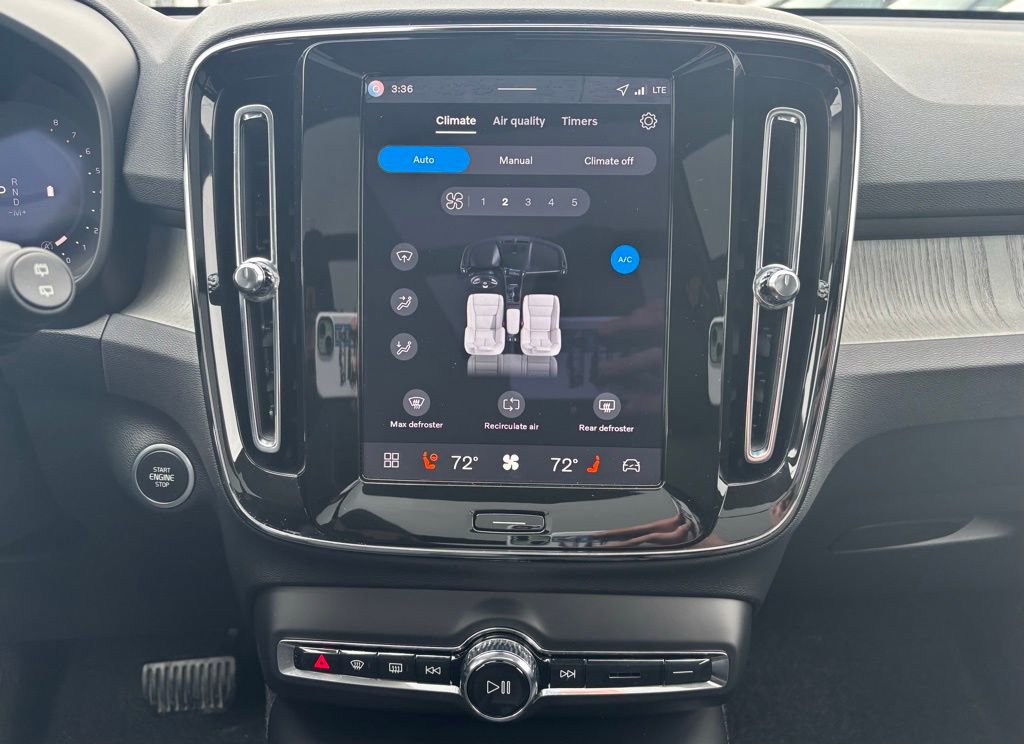 Certified 2026 Volvo XC40 B5 Plus w/ Protection Package Premier image 15