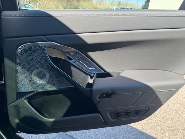 New 2026 BMW 760i xDrive w/ Premium Package image 24