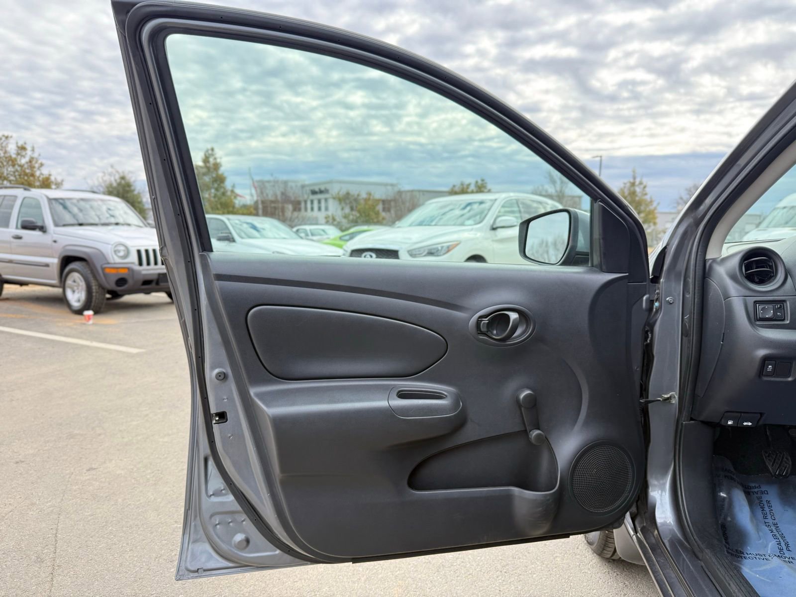 Used 2018 Nissan Versa S FWD image 10
