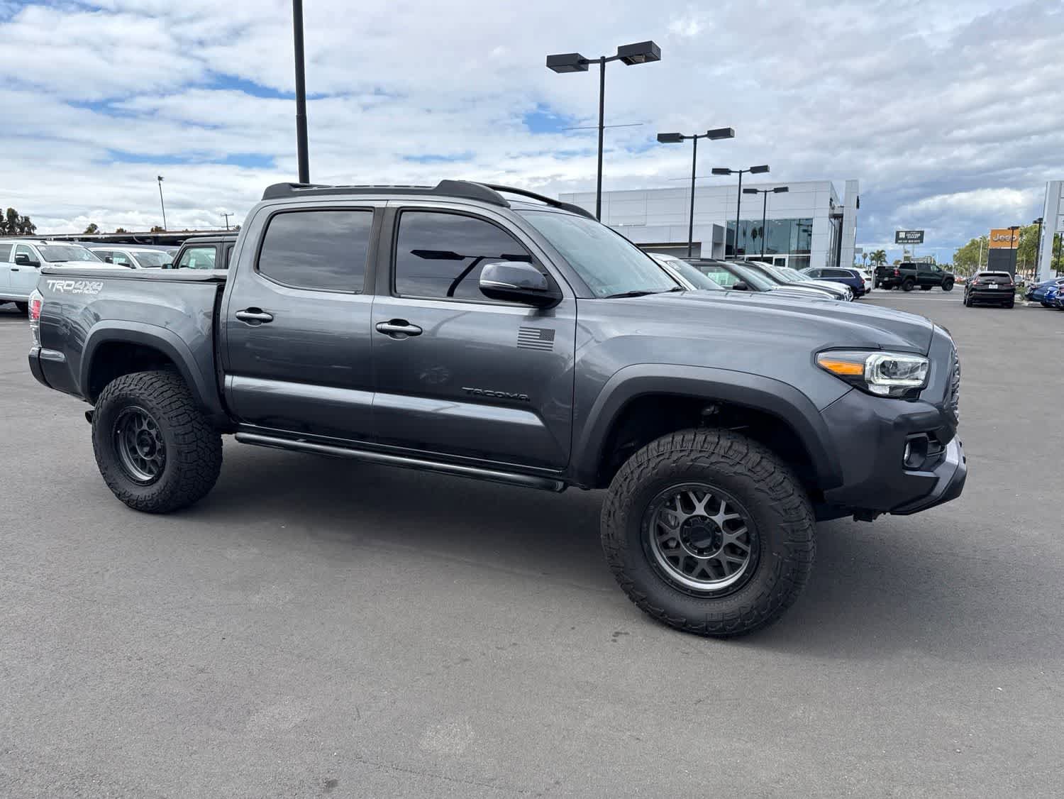 Used 2021 Toyota Tacoma TRD Off-Road w/ TRD Premium Off Road Package AWD/4WD image 7