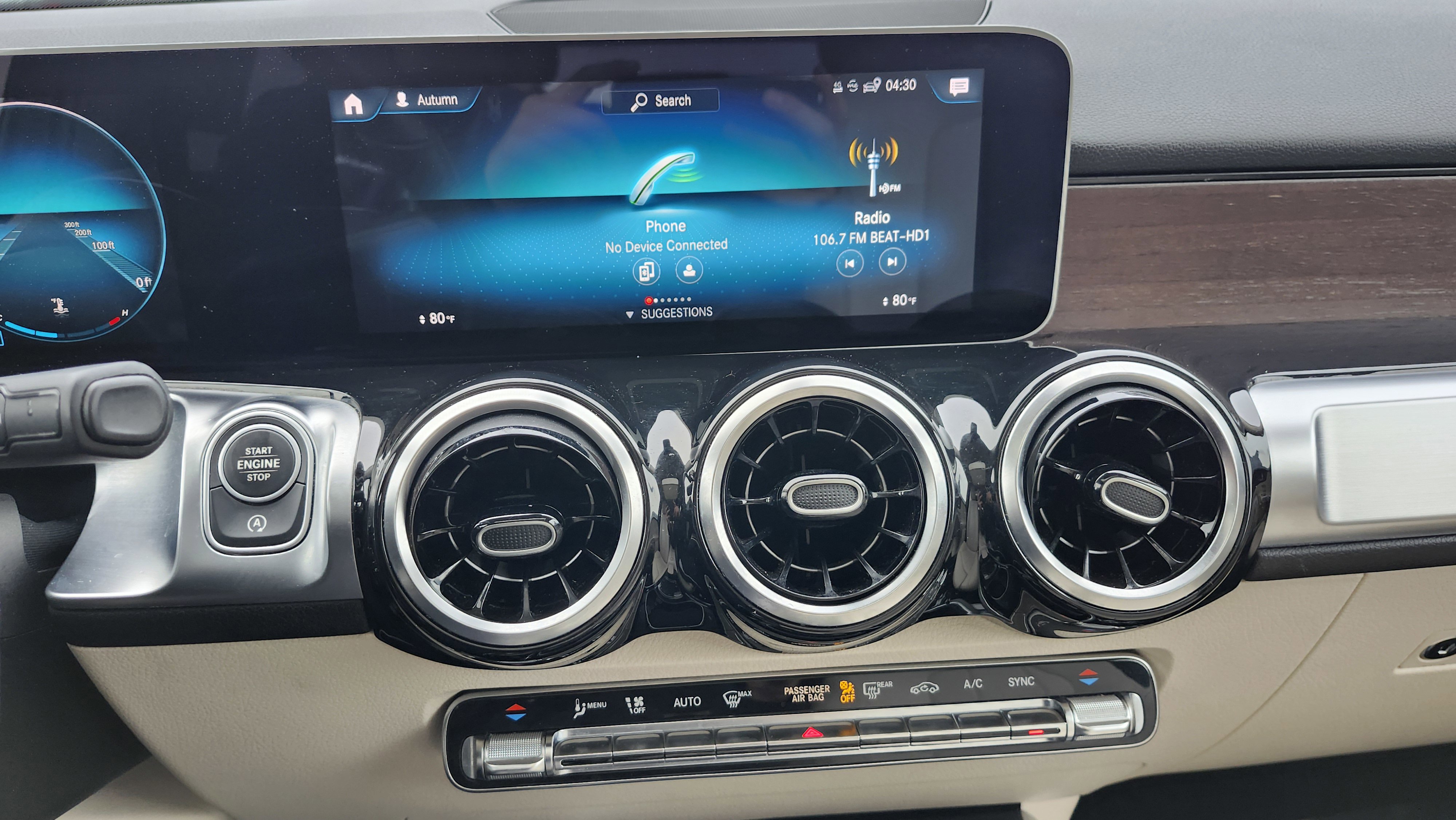 Used 2020 Mercedes-Benz GLB 250 w/ Premium Package image 25