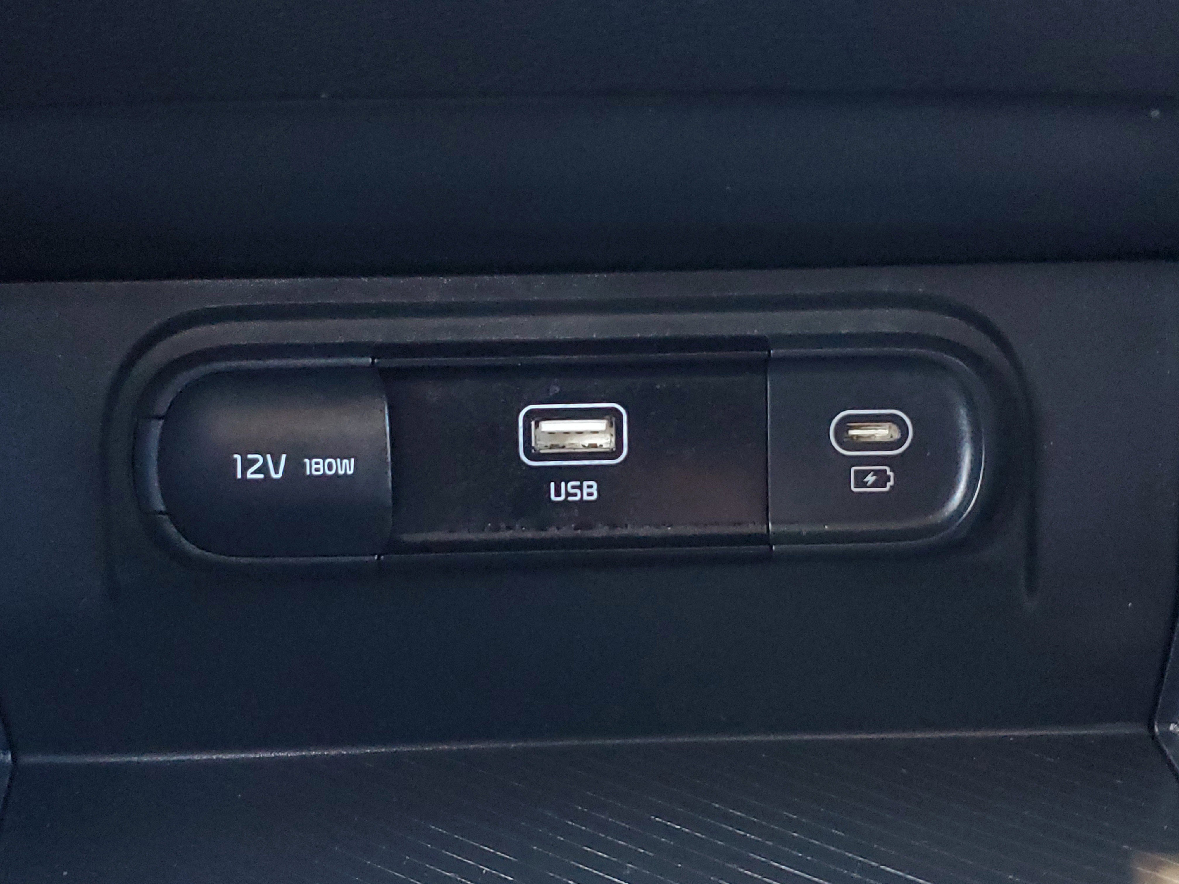 Used 2025 Kia Sportage LX image 27