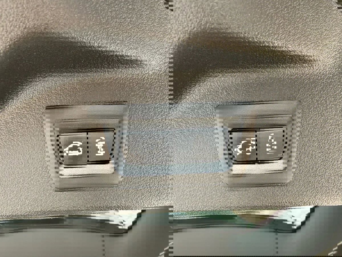 Used 2021 BMW X7 xDrive40i w/ Executive Package image 38