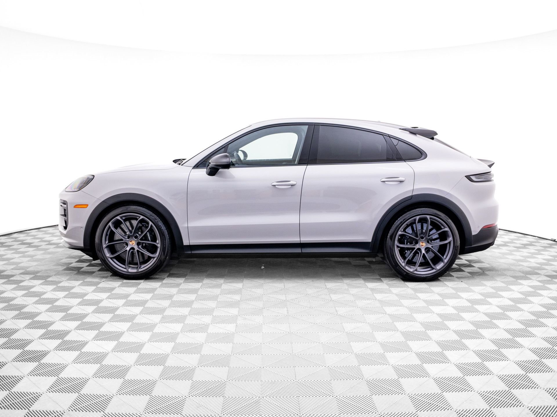 Certified 2025 Porsche Cayenne Turbo GT video 2