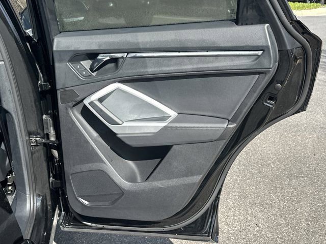 Used 2022 Audi Q3 2.0T Premium Plus w/ Premium Plus Package image 19