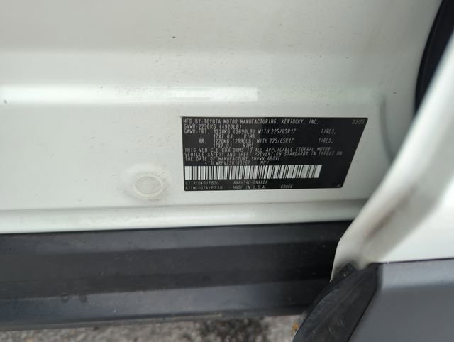 Used 2025 Toyota RAV4 LE AWD/4WD image 37