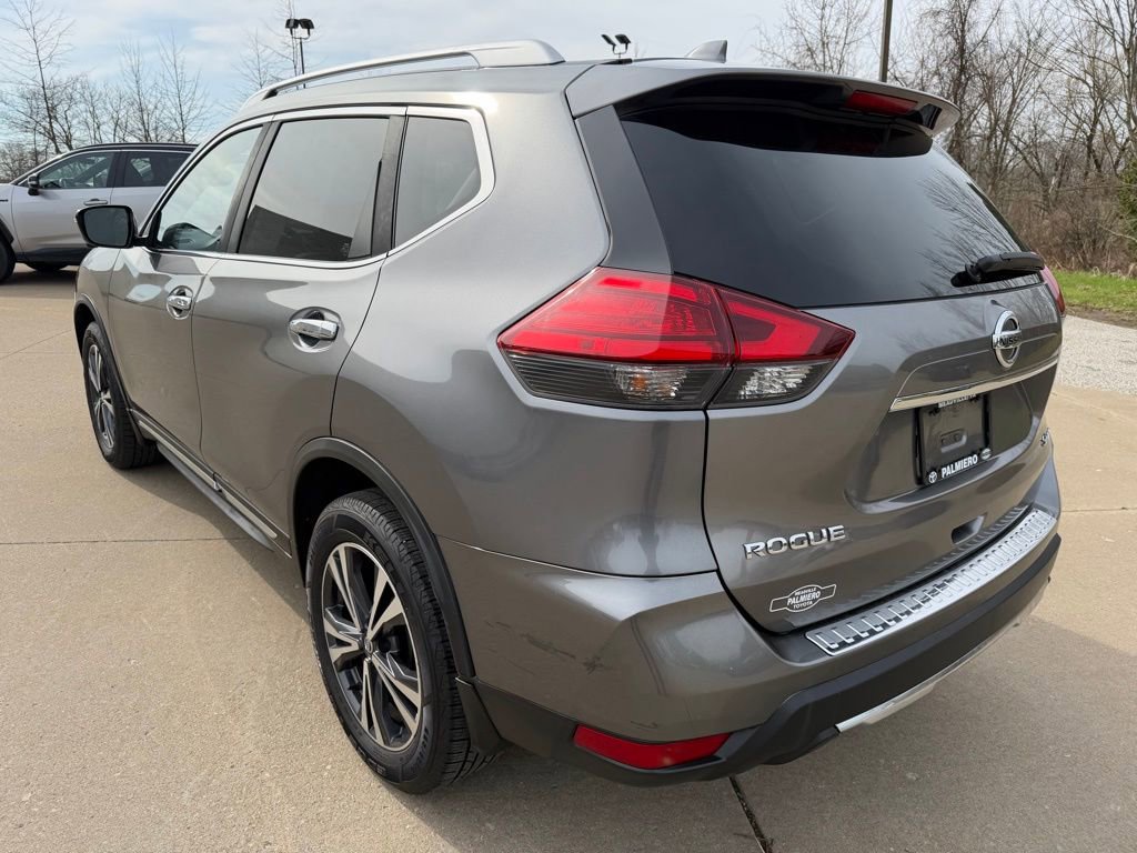 Used 2017 Nissan Rogue SL w/ SL Premium Package image 3