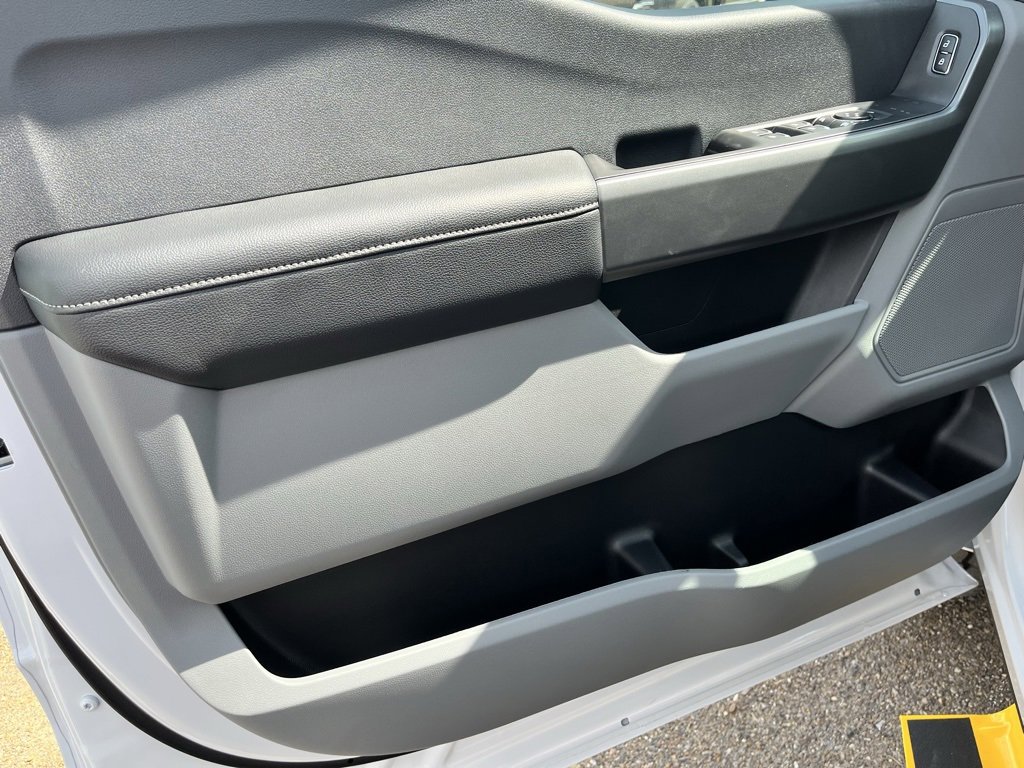 New 2026 Ford F350 4x4 Crew Cab Super Duty image 17