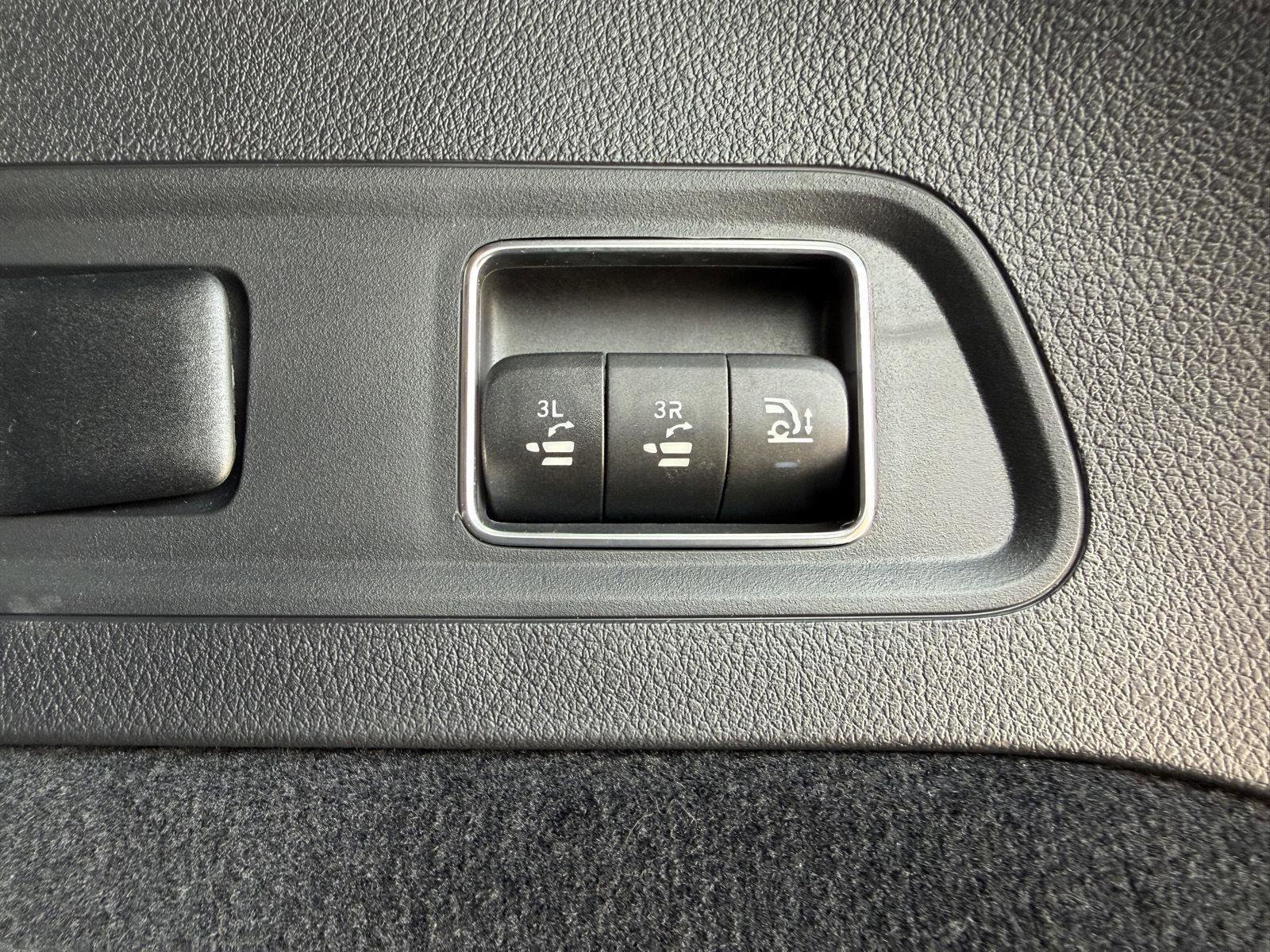 Certified 2025 Mercedes-Benz GLS 450 4MATIC image 26