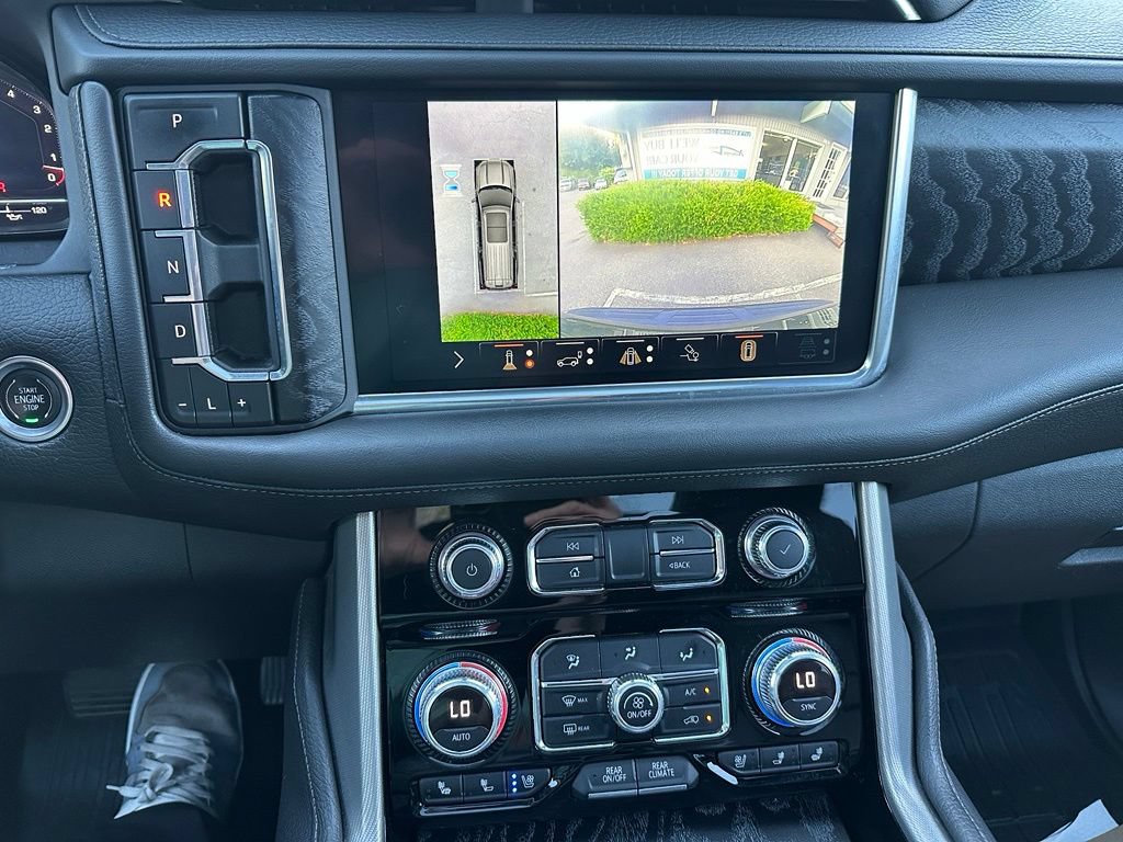 Used 2022 GMC Yukon XL Denali w/ Denali Ultimate Package AWD/4WD image 15