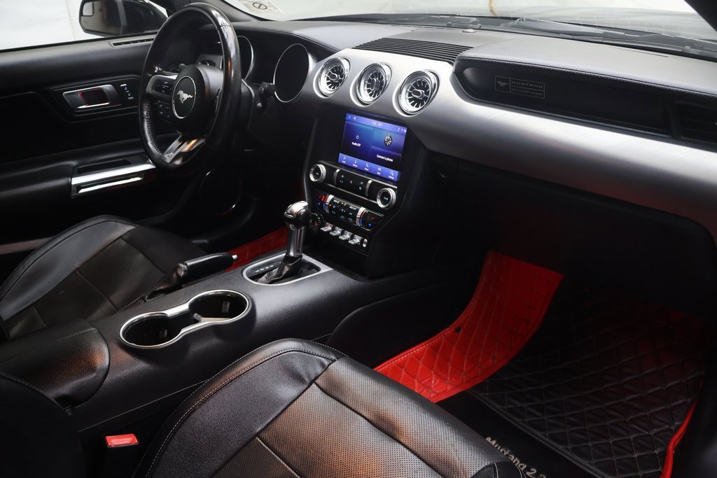 Used 2020 Ford Mustang Premium image 11
