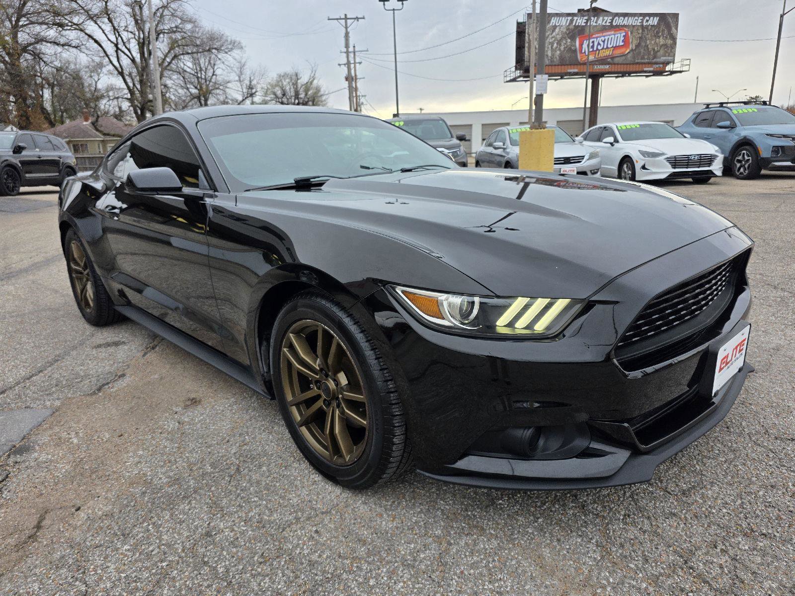 Used 2015 Ford Mustang Premium image 3